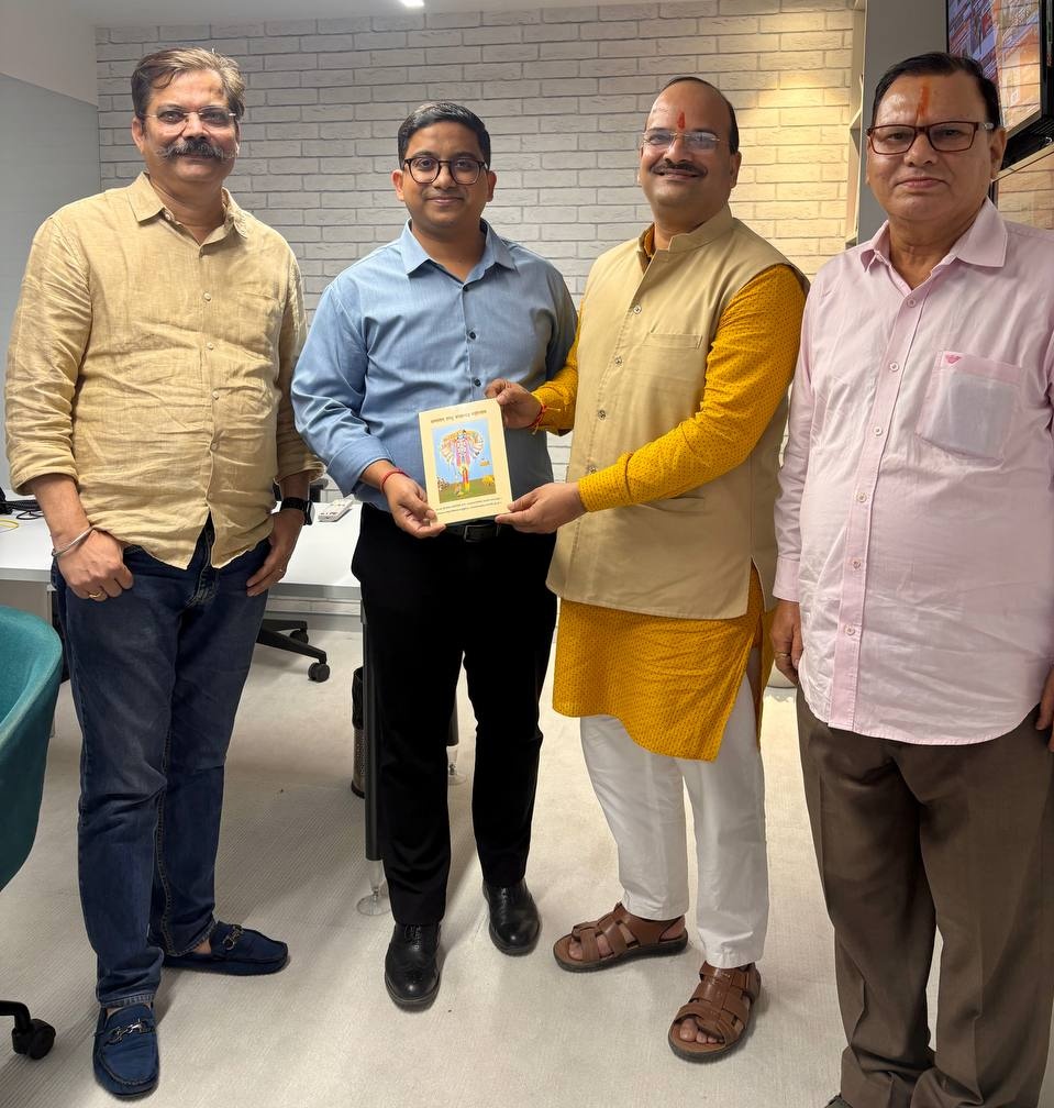 Recently, <a href="/AbhayVartak/">abhay vartak</a> met senior journalists <a href="/rajivkhandekar/">rajiv khandekar</a>, Chief Editor, <a href="/abpmajhatv/">ABP माझा</a>, and <a href="/TusharBanerjee/">Tushar Banerjee</a>, Head, ABP Hindi Digital. In a warm and insightful interaction, he extended an invitation to them for the upcoming Sanatan Rashtra Shankhnad Mahotsav, to be held at