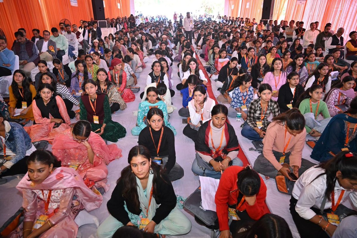 ABVPVoice's tweet photo. राष्ट्रीय कार्यकारी परिषद के विशेष आमंत्रित सदस्य प्रो. प्रदीप कुमार, राष्ट्रीय मंत्री श्री राहुल राणा, उत्तर क्षेत्रीय संगठन मंत्री श्री गौरव अत्री, पंजाब विश्वविद्यालय के छात्रसंघ अध्यक्ष श्री गौरव वीर सोहल, CSIR, IHBT, पालमपुर के निदेशक डॉ. सुदेश कुमार यादव, https://t.co/e5jaJgvUd9