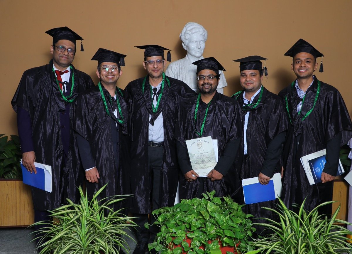 🎓 An absolute honour to graduate from the 1st batch of DM Medical Oncology <a href="/OffCMCVellore/">CMC Vellore</a> alongside an exceptional group of colleagues <a href="/ajoyojohn/">Ajoy Oommen John</a> <a href="/jtgeorgy/">Josh Thomas Georgy</a> <a href="/Harikri44884728/">Harikrishna kovilapu</a> Prashant &amp; our ever-inspiring mentor <a href="/todrashish/">Ashish Singh</a> Grateful &amp; humbled to be a small part of MONC, CMC 🤍💙
