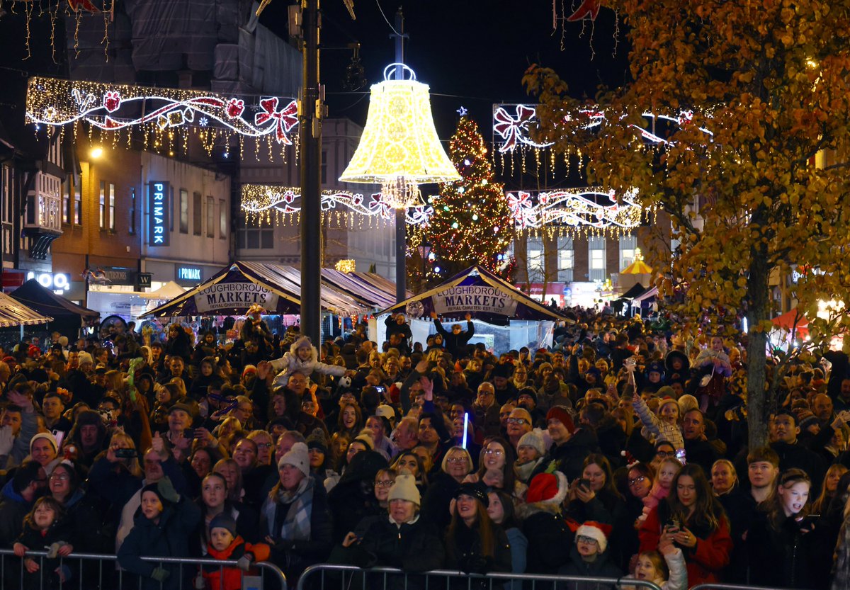 CharnwoodBC's tweet image. 🎄 Loughborough’s Christmas Lights Switch-on is back! Free and family-friendly! Put it in your calendars:

📅 Fri 28 Nov | 🕓 4–8pm | 📍 Market Place

🎶 Live music
🎁 Festive stalls
🎡 Fun rides
🌟 The big lights-on moment!

More info 👉charnwood.gov.uk/news/2025/11/0…
