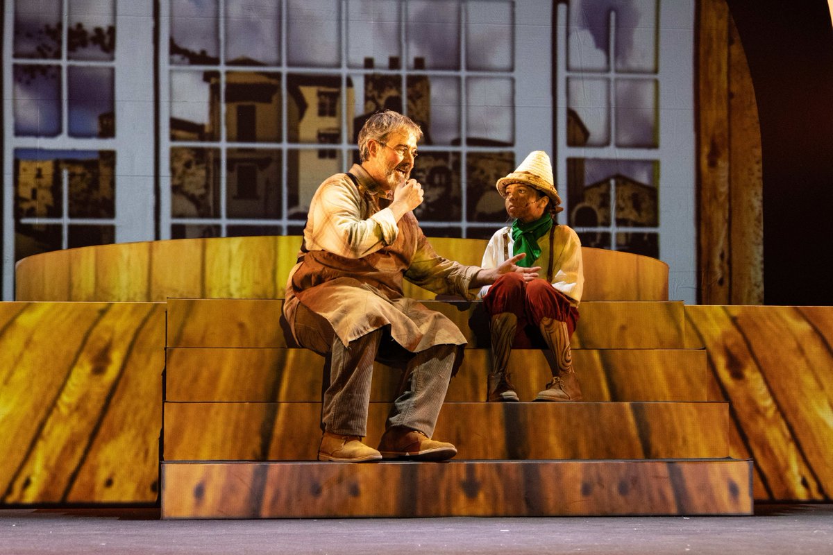 PINOCCHIO 🪵 

Tot a punt per un cap de setmana ple de màgia i emoció al teatre! ✨
Tenim moltes ganes de retrobar-nos amb en Beppe, en Volpe i Gatto, en Geppetto i la resta!

ENTRADES ➡️ buff.ly/zzEbinV
📸 Alba G. Barcia

#PinocchioJF #Sabadell #Farandula #Musical