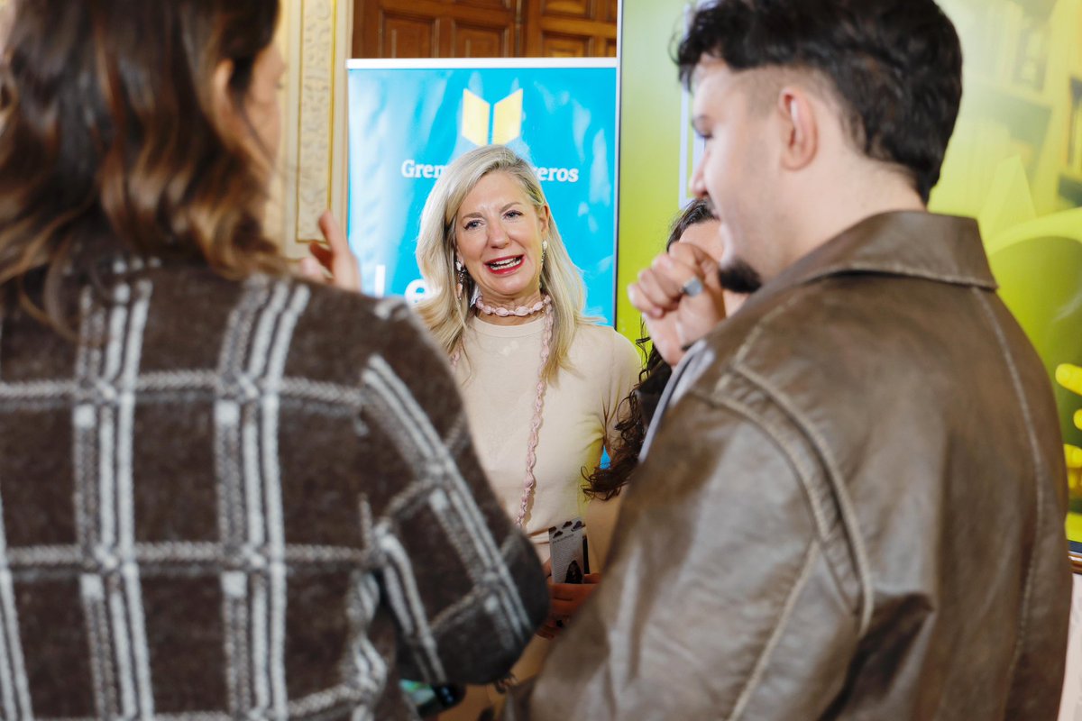 📚 Valladolid celebra el #DíadelasLibrerías2025 con creatividad y talento joven.

➡️ La concejala de Educación y Cultura, <a href="/CrusatIreneVOX/">Irene Carvajal Crusat</a>, presenta el acto junto a <a href="/librerosVLL/">Gremio Libreros Valladolid 📚</a> y <a href="/Avadeco_/">Avadeco_</a>, destacando el éxito del V Concurso de Marcapáginas, organizado con la <a href="/esi_valladolid/">ESI Escuela Superior de Diseño Valladolid</a>.