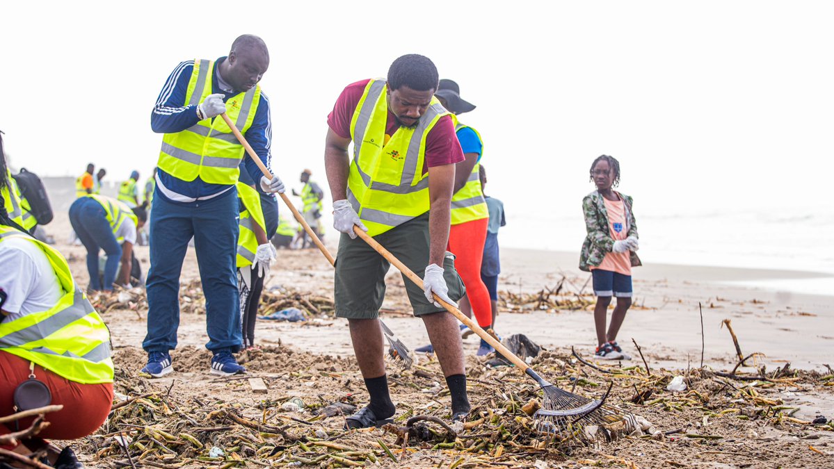 letsdoitghana's tweet image. Trends fade, but a clean planet never goes out of style.

Be cool. Be clean. Be part of the movement.

#resuse #refuse #recycle #reduce #LetsDoItGhana #ProtectOurPlanet #ClimateAction