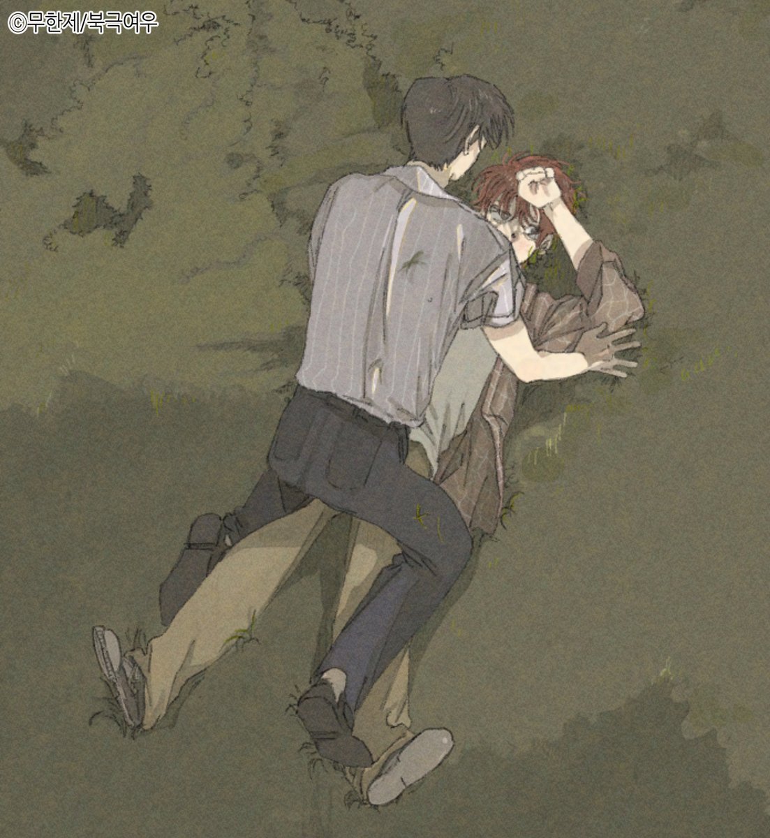 polarfox_comic's tweet photo. <희구> 11화 🅄🄿🌳

회식 자리에서 취한 윤우의 귀가를 위해,
함께 지낸다던 사람 연락받은 동료.
전화너머로 남자 목소리가 들려오는데...?

"안녕하세요, 이윤우 씨 데리러왔는데."

🟦리디 https://t.co/eNWCKolzw2 https://t.co/ZJDKHlOiJT