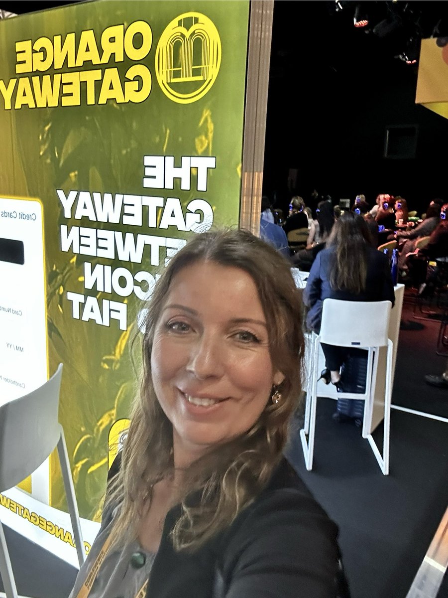 RossitzaBG's tweet image. Със стари и нови приятели at #LondonBlockchainConference. 🇺🇸🇬🇧🇦🇺🇧🇬 Незабравимото и изключително зареждащо преживяване! Успех на всички! 
💫The smallest spark can start the brightest fire🔥🔥🔥 #LDNblockchain