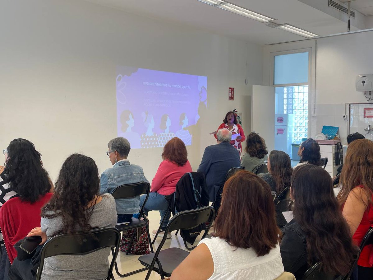 📱 L’entitat <a href="/SINDILLAR/">Sindillar</a> ha participat en el programa #MésDigitals! Com a exercici final del curs 'Ens endinsem en el món digital', les dones han desenvolupat, amb #IA i de manera col·lectiva, una cançó!

ℹ️ Tots els detalls a punttic.gencat.cat/article/lentit…