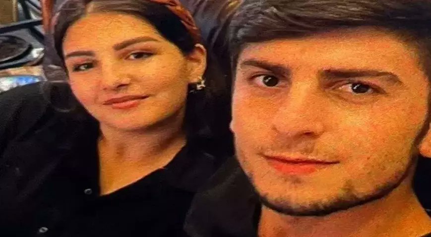 Yetuk mushukdagi yosh xoroz