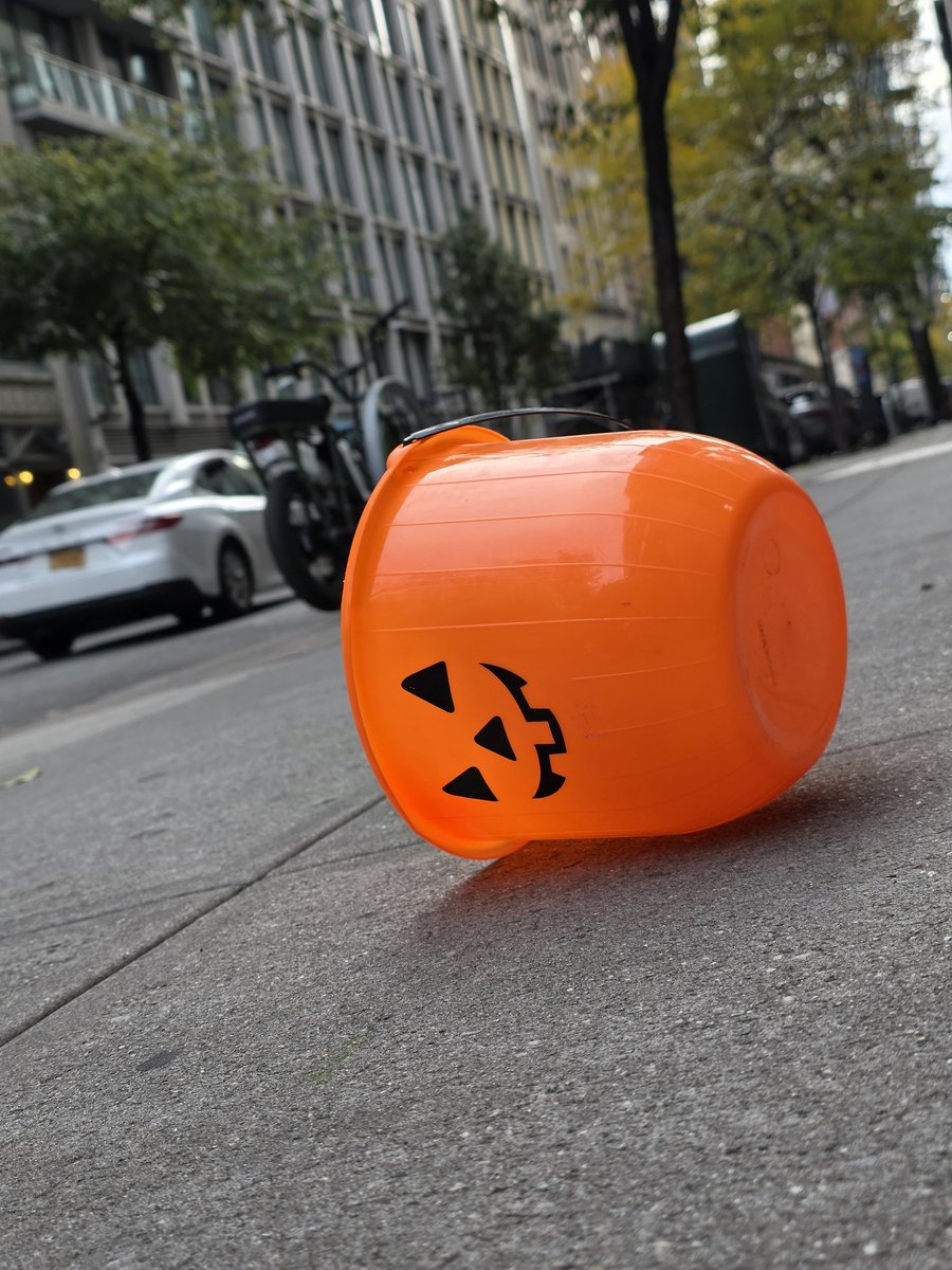 End of Spooky Season, but start of Candy Clearance. 🥰 🍫🍬