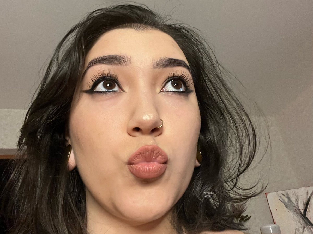 Ovulating 🎀 Taking $1k for each egg I produce this cycle