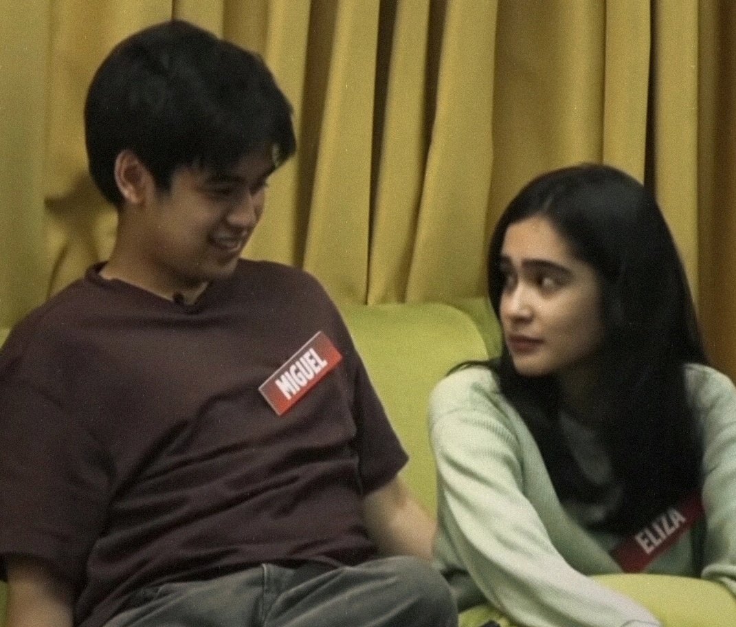 eto po ba 'yung tinatawag nilang 'look of love' ?! 

MIYERKilig SA LIZGUEL
#lizguel