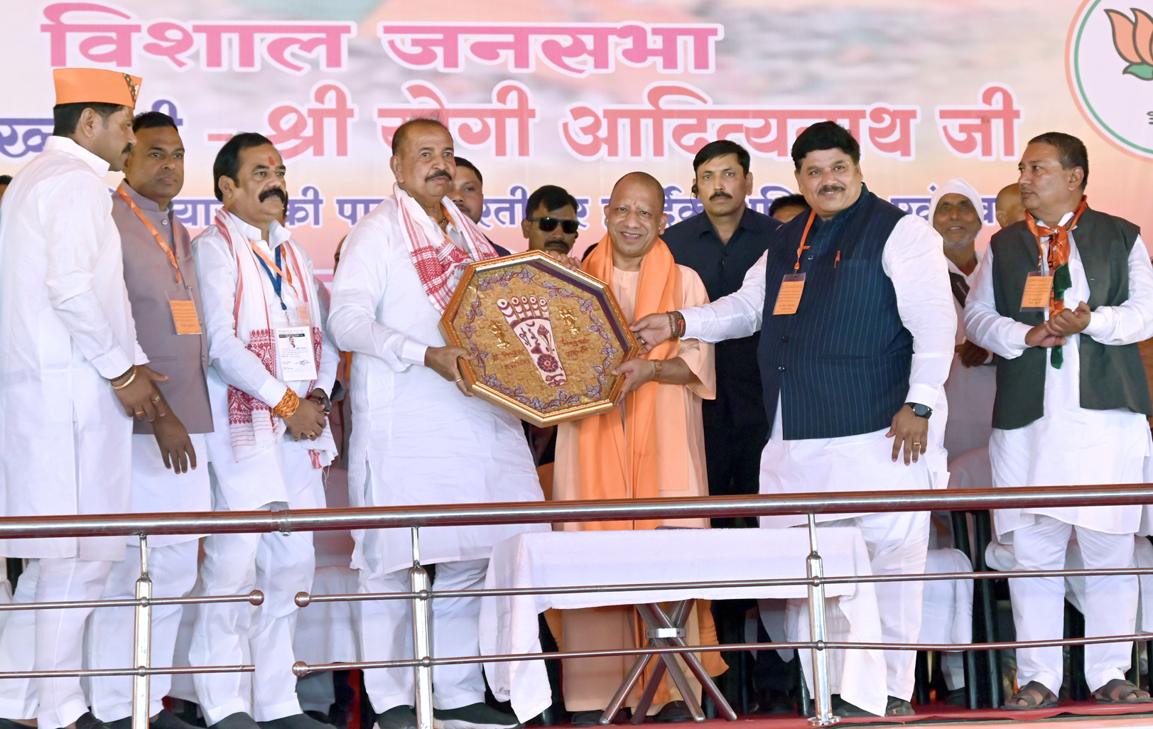 लालू यादव के शासन में 60 से ज्‍यादा जातीय नरसंहार और 30 हजार से अधिक अपहरण हुए: सीएम योगी