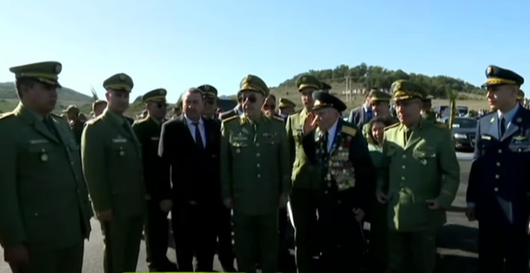 📌 وزير الداخلية والجماعات المحلية والنقل السعيد سعيود  يشرف على تدشين المعلم التذكاري لمنهدسي الألغام السوفيات ببلدية العيون دائرة القالة بولاية الطارف
📌مراسم التدشين التي جرت بحضور العقيد الروسي المتقاعد أندريه بافلينكو أشرف عليها وزير الداخلية والجماعات المحلية والنقل إلى