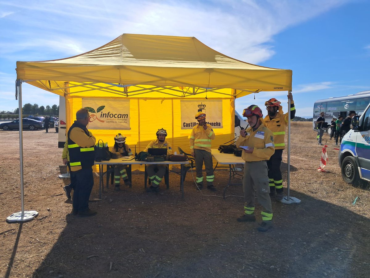 Plan_INFOCAM's tweet image. Personal de #INFOCAM de @gobjccm ha intervenido esta semana en el #SimulacroGeneralAeronáutico en el aeropuerto de #Albacete como parte de los cuerpos de emergencias activados en el #PLATECAM