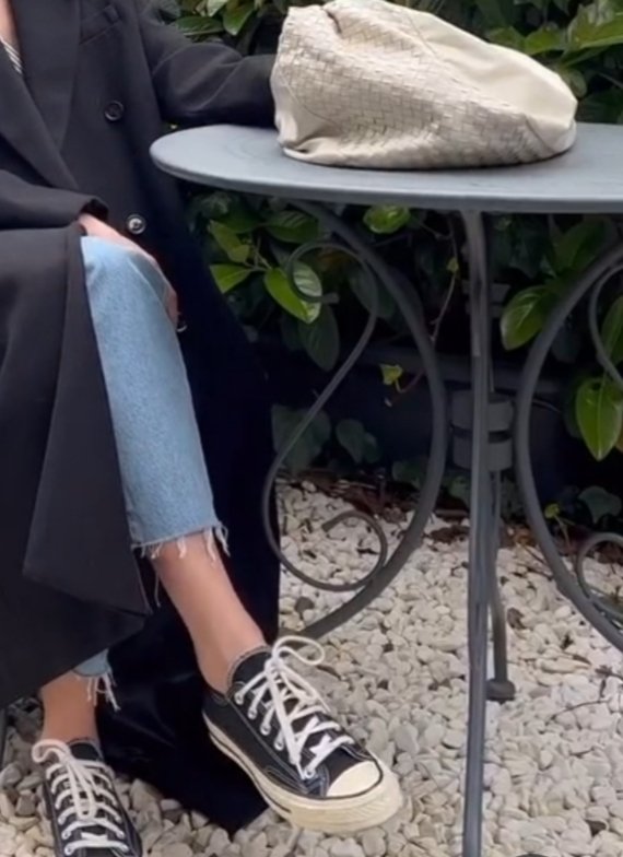 Seni beklerken.. 
Saçlarım uzadı.. 
Kaşlarım çıktı.. 
Kilo verdim.. 
Emekli oldum.. 
Hala beş dk.ya ordayım diyorsun🤦‍♀️

Beklemek güzeldir.. 
Bekleyeniniz varsa demişler.. 
Yalaan...🤩⏳☕

Günaydın bittimi dimi.. 🤔🤭
#çarşamba                        🖤💚🩵