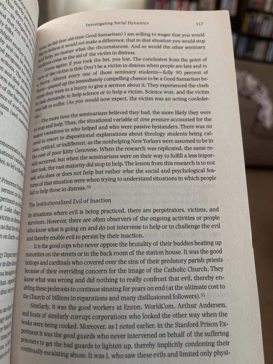 bwaya's tweet image. Ukisoma kitabu cha “The Lucifer Effect: Understanding how good people turn evil” unajifunza ‘power’ ndio kuwa chanzo kikubwa cha uovu. Power ni kama bangi. Binadamu anayetaka mamlaka dhidi ya binadamu mwenzake anaweza kufanya hata yasiyofikirika mradi atimize azma yake.

Kwa…