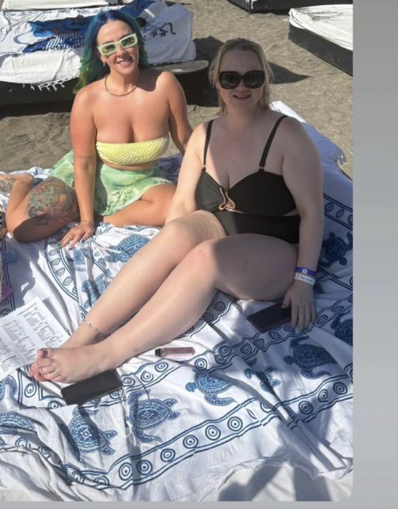 YorkieBarMilfsBack tweet media