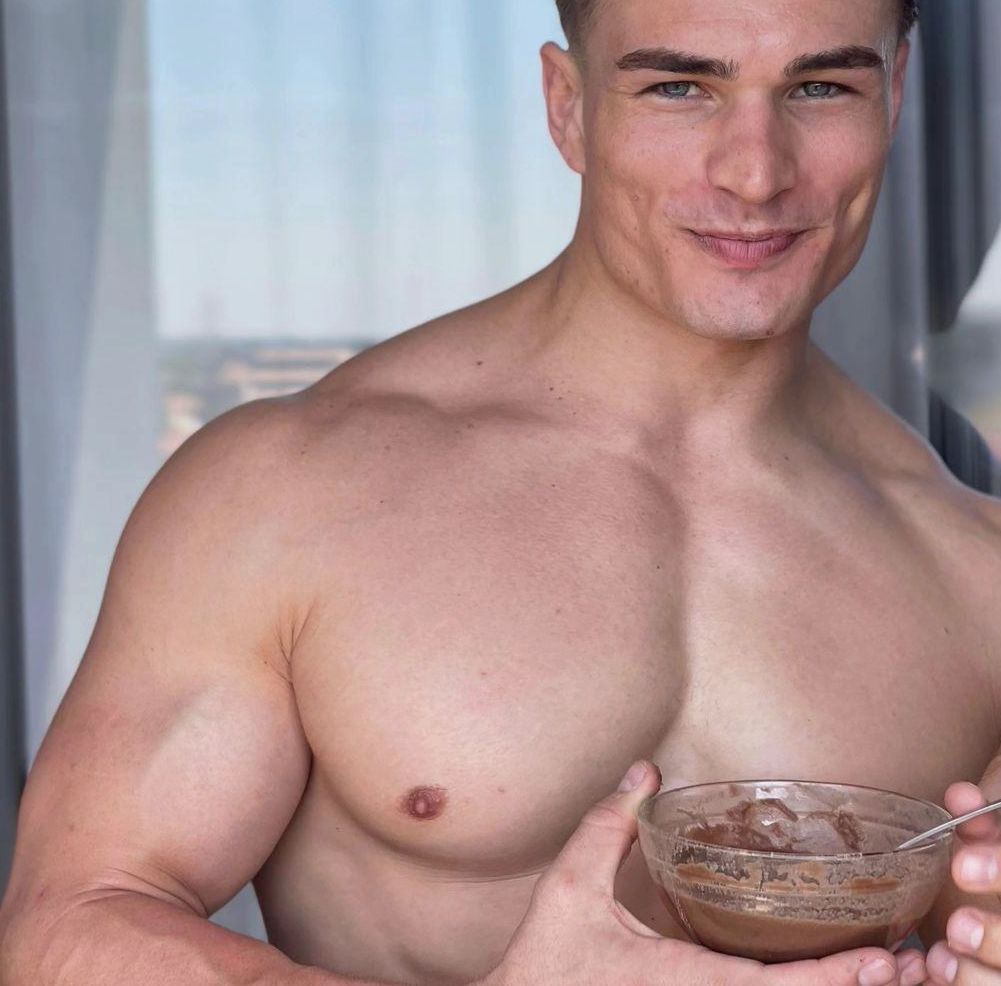 shaifanansari1's tweet image. if you can last longer than me, i’ll call you ddy😭