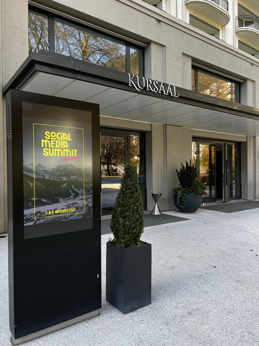 Wer aus meiner Community auch hier am #SocialMediSummit ?