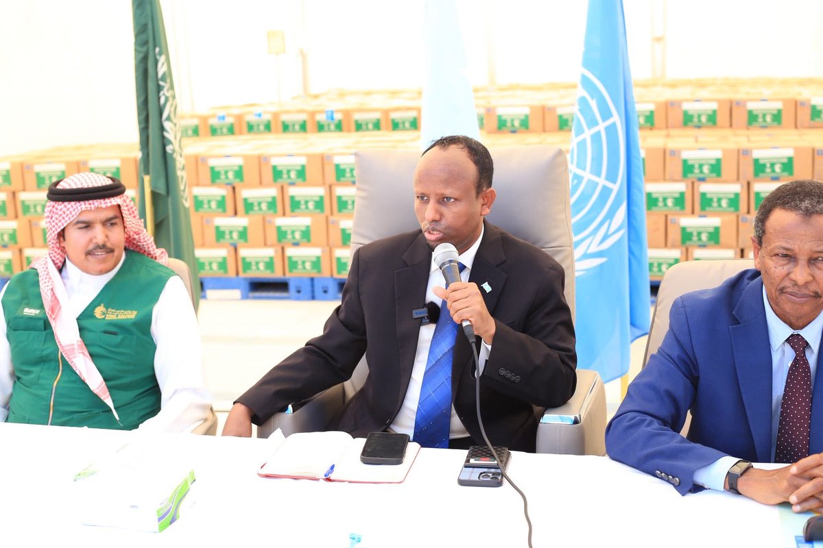 MoH_Somalia's tweet photo. Somali Health Minister @DrAliHajiadam launched a new nutrition project for drought-affected mothers &amp; children. Funded by KSRelief, and implemented by WFP. MoH appreciates the continued partnership with the Kingdom of Saudi Arabia and WFP in strengthening life-saving services. https://t.co/9FeC2fQN0U