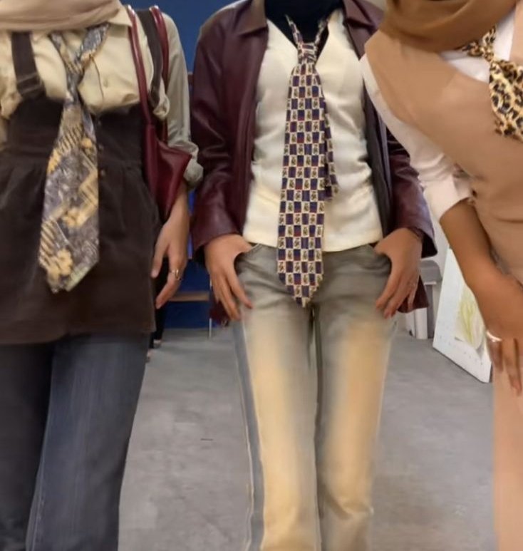 wtb baju, vest, dasi kaya gitu