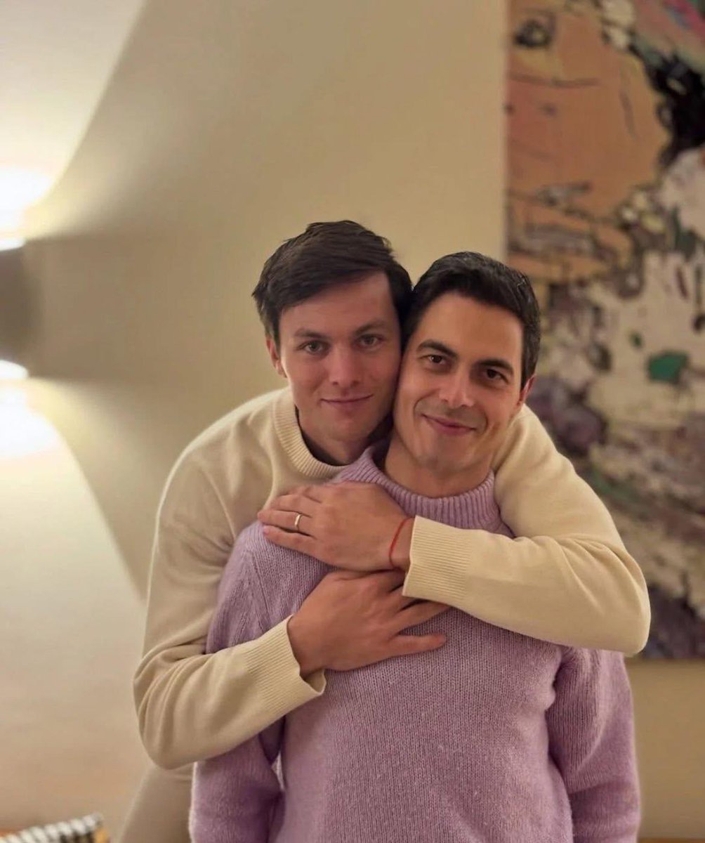 PatoenUK's tweet image. No sabía cuál era el argentino hasta que vi la “pulserita”