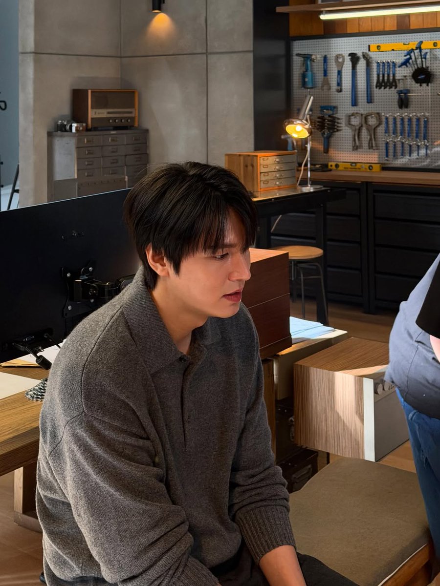 sovaAnet82's tweet photo. Or are you so tired that you can only crawl or just lie in the direction of the exit?! In any case, I'm waiting for #Assassin(s) and an elegant man for #Ultera and maybe even a sexy one๐คซ๐ซฃ๐
๐ซ ๐๐ฅ๐ซฆwe haven't been burning with passion for a long time.....๐๐๐๐
๐ฎโ๐จโค๏ธโ๐ฅ
#LeeMinHo https://t.co/pCYIsHZRwr