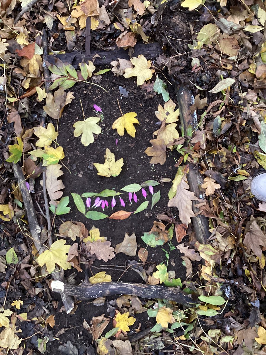 MissIkhariya's tweet image. What a magical Forest School day with Mr Hurst! 🌳 Year 1 made fireworks and pumpkins from forest finds — before escaping the very hungry Gruffalo! 🎃🐾 #LearningOutdoors #ForestFun @AbbeyMead_TMET