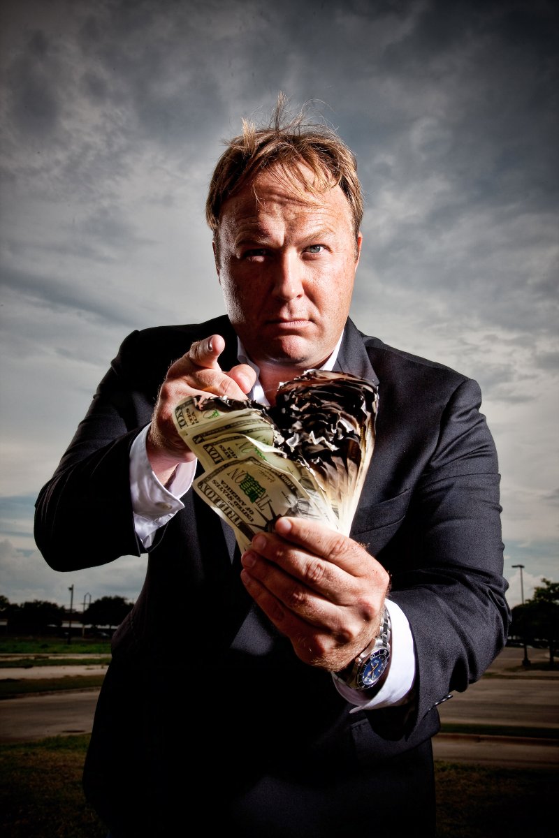 JamesCheadle's tweet image. Texan talk show host, @RealAlexJones, given the @grok treatment. 

Original photograph shot in Austin, Texas, at the Info Wars radio HQ. 

#AlexJones 
#GrokAI