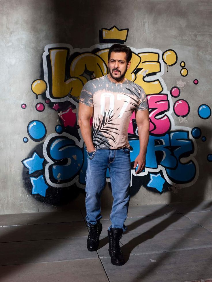 #BeingBlunt⚡️ Those Who Are Predicting
<a href="/BeingSalmanKhan/">Salman Khan</a> Life Span Let #God Worrying About That <a href="/BeingSalmanKhan/">Salman Khan</a> Has Discussed HIS Health Problem On The National TV. Those Who Call Themselves Astrologers Are Just Copying &amp; Pasting <a href="/BeingSalmanKhan/">Salman Khan</a>'s Words. <a href="/PrettyKtm/">PRETTY KT MIRCHANDANI🌟</a> 😇