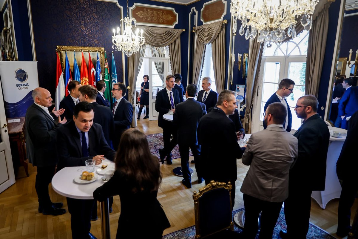 RevaiBere's tweet photo. Glad to be invited to the roundtable discussion organised by the #Eurasia Center &amp; the #Budapest Office of the Turkic States Organization on the challenges of Eurasian transportation and logistics, the role of the Middle Corridor and the importance of strengthening #Connectivity. https://t.co/pTPLxo88ia