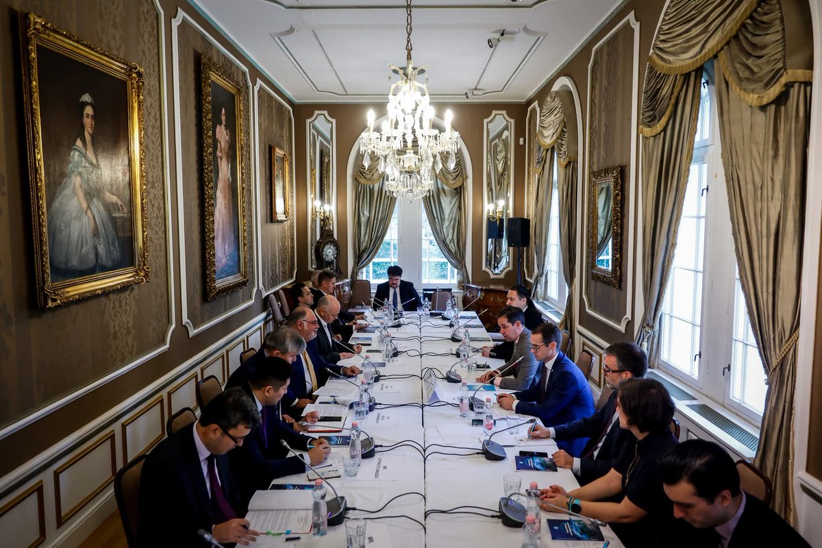 RevaiBere's tweet photo. Glad to be invited to the roundtable discussion organised by the #Eurasia Center &amp; the #Budapest Office of the Turkic States Organization on the challenges of Eurasian transportation and logistics, the role of the Middle Corridor and the importance of strengthening #Connectivity. https://t.co/pTPLxo88ia
