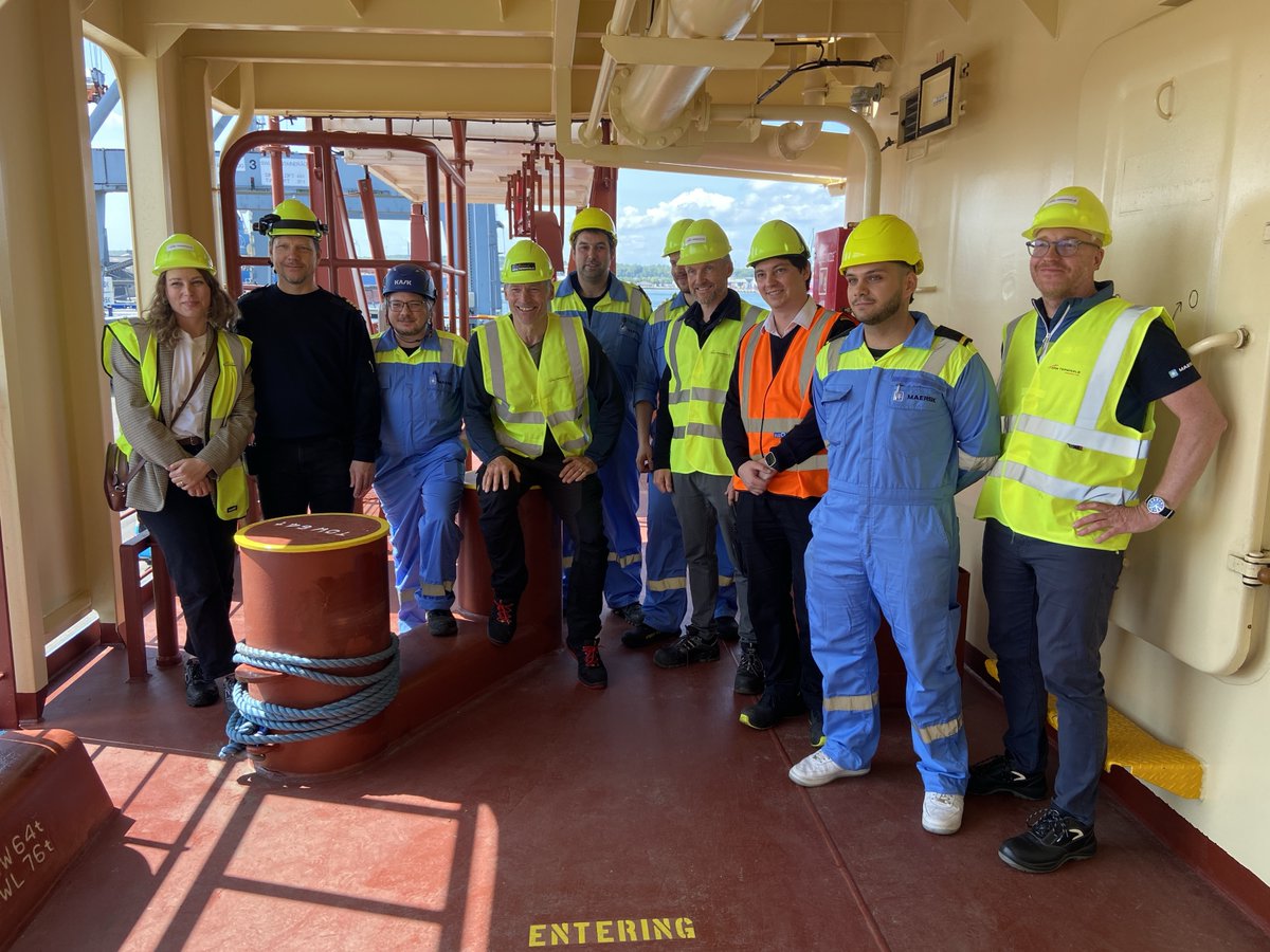 Maersk's tweet image. Proud to see Laura Mærsk, the world’s first methanol powered container vessel, featured in An Optimist’s Guide to the Planet with Nikolaj Coster-Waldau 💚 Watch tonight, 10 PM ET on @bbgoriginals TV 👉spkl.io/6013AwYO5
#Maersk #Bloomberg #AnOptimistsGuideToThePlanet
