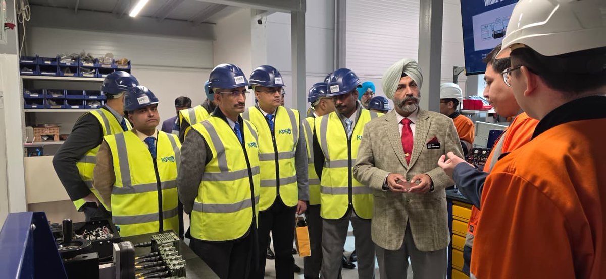 ia_awc's tweet image. Indo-Kazakh Defence Outreach 🇮🇳🇰🇿 HC Course of #AWC engage with Kazakh industries &amp;amp; think tanks, strengthening strategic defence ties. Productive interactions with Kazakh Paramount Engineering, KazISS &amp;amp; Indian Ambassador Shri Y K Sailas Thangal 
@aqorda_press @indembastana @adgpi