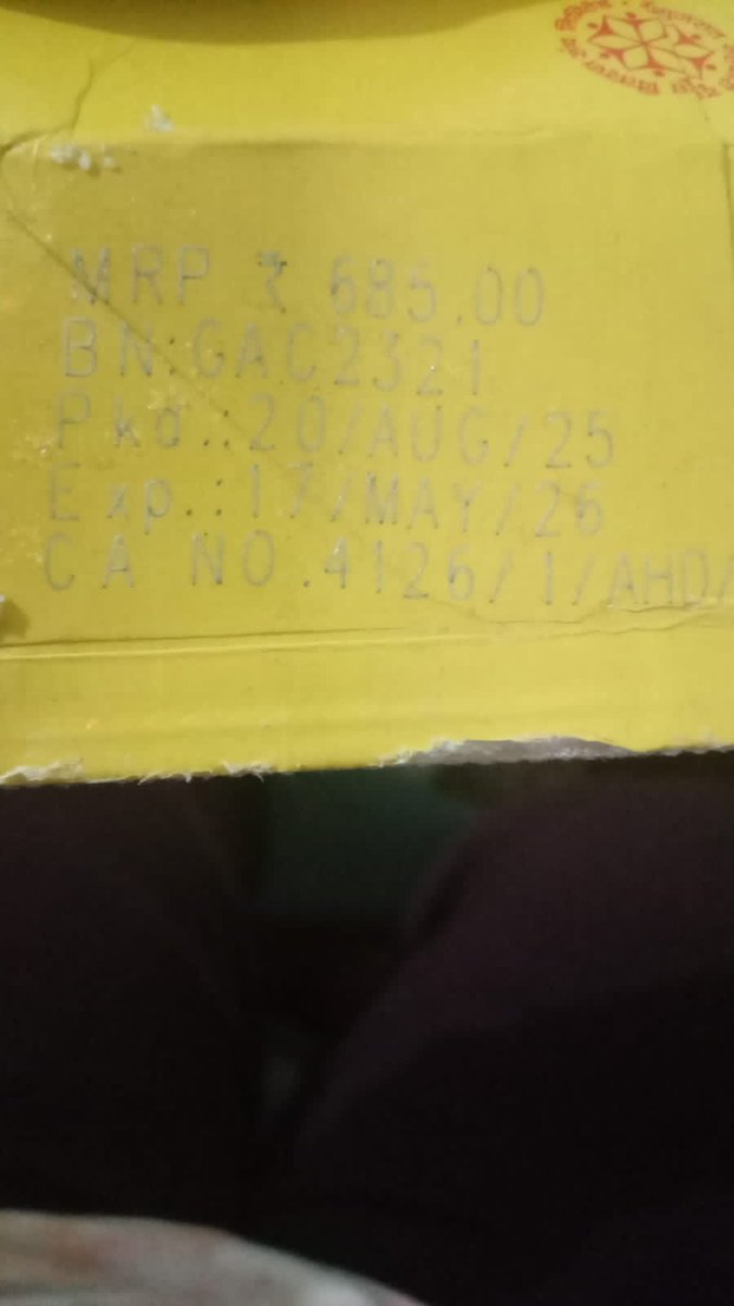 gauravsrmsin's tweet photo. @letsblinkit @blinkitcares Totaly fraud.. don't know either by Blinkit or by Amul... 0% purity in Ghee. So much smell of Dalda ghee in the name of Cow Ghee https://t.co/Qz3rpali8j