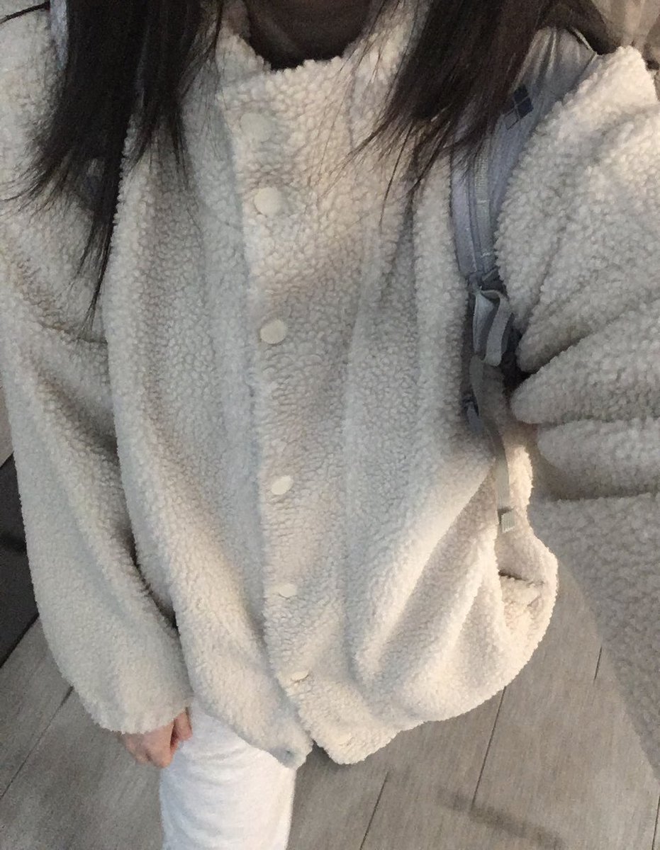 iulll_tltjs's tweet image. 겨울디폴트패션이랄까 ..