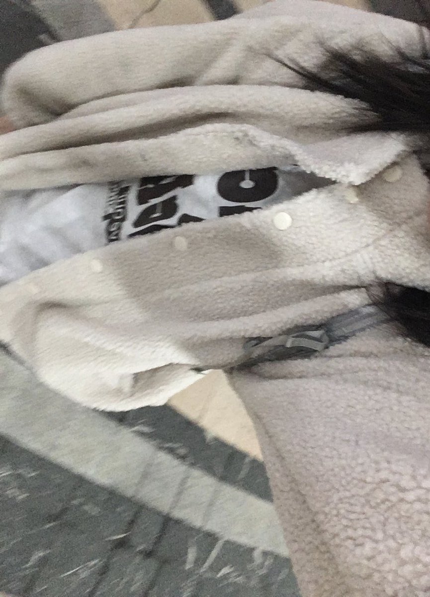 iulll_tltjs's tweet image. 겨울디폴트패션이랄까 ..