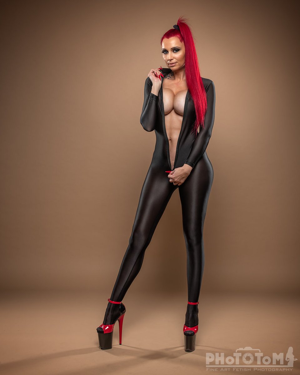 Sheer &amp; shiny mit <a href="/LenaHeart3/">Lena Heart</a>