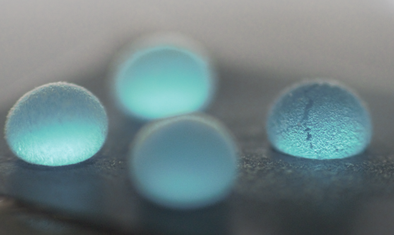 Researchers at IISc have developed a pesticide delivery method using liquid marbles that  stick to plant surfaces instead of bouncing off, reducing pesticide  waste and environmental contamination.
<a href="/prosenjit_cens/">Prosenjit Sen</a> 

Read more: iisc.ac.in/events/a-stick…