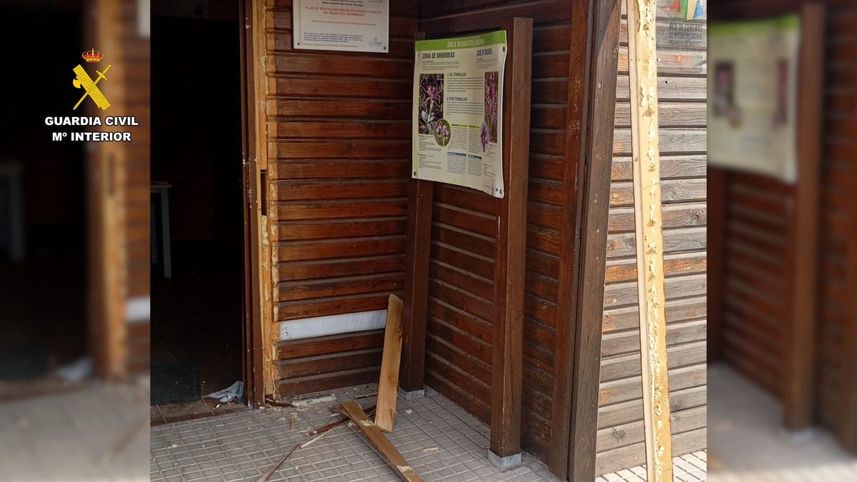 guardiacivilcc's tweet photo. 🚔 Detenidos los supuestos autores de un robo en el Centro de Interpretación de #Riolobos (Cáceres).
Forzaron una ventana y una puerta para acceder al interior y sustraer diverso material, valorando lo robado y los daños en 3.500 euros.
https://t.co/05ZSftpNYe https://t.co/cAz3snrZQx