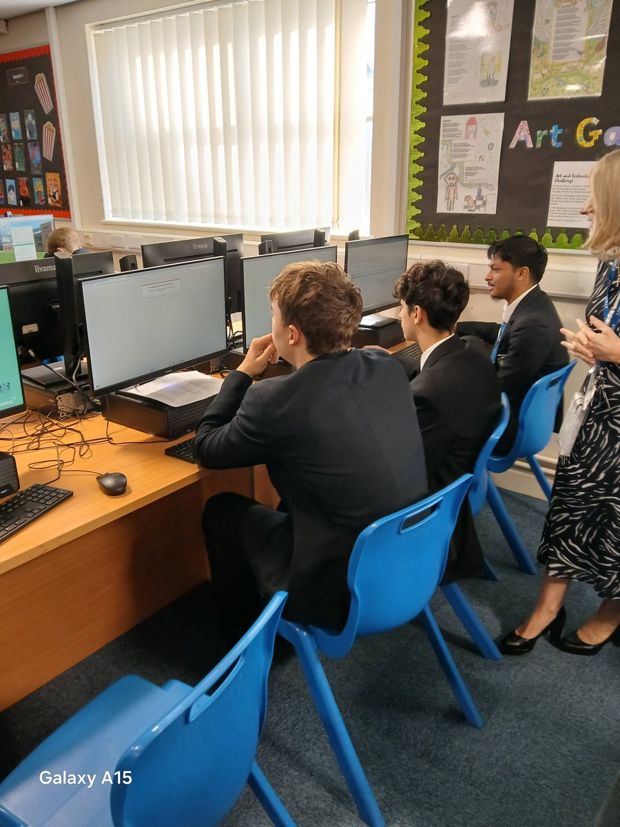 LyndonSchool's tweet image. Year 11 Application Day!Today, our learners take a big step toward their future applying to @solihull6thform, @SolihullCollege &amp;amp; more.We're here to support every choice and celebrate every ambition
#NextSteps #FutureReady #Year11 #lyndonlearnerjourney #gatsbybenchmarks @Summit_LT