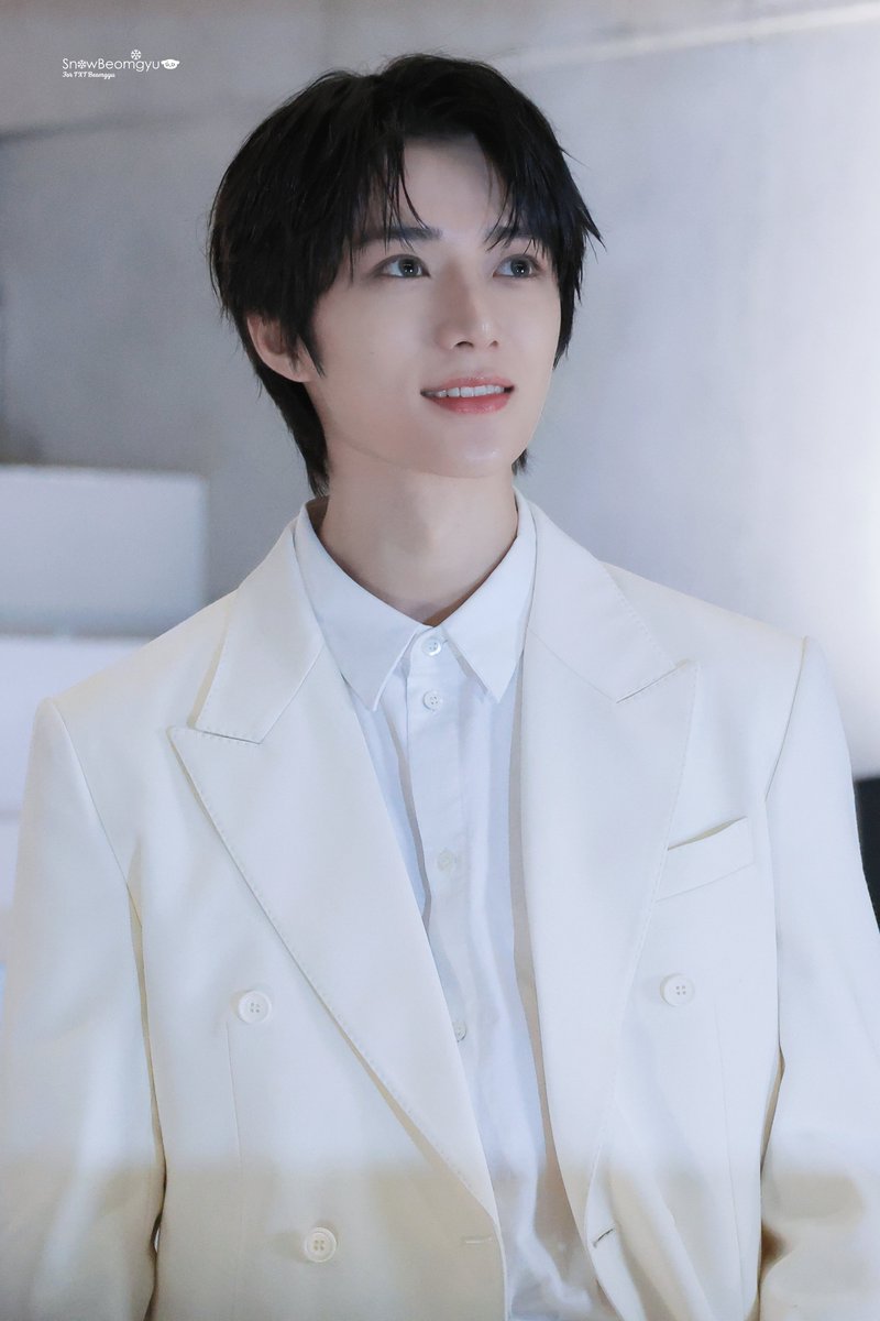 SnowBeomgyu_313's tweet photo. 251105 d'alba 달바 포토콜 🧸

#범규 #BEOMGYU #ボムギュ #TXT #TOMORROW_X_TOGETHER #투모로우바이투게더 #투바투 #TXT_BEOMGYU #TXT_범규 https://t.co/BnEbEQQl34