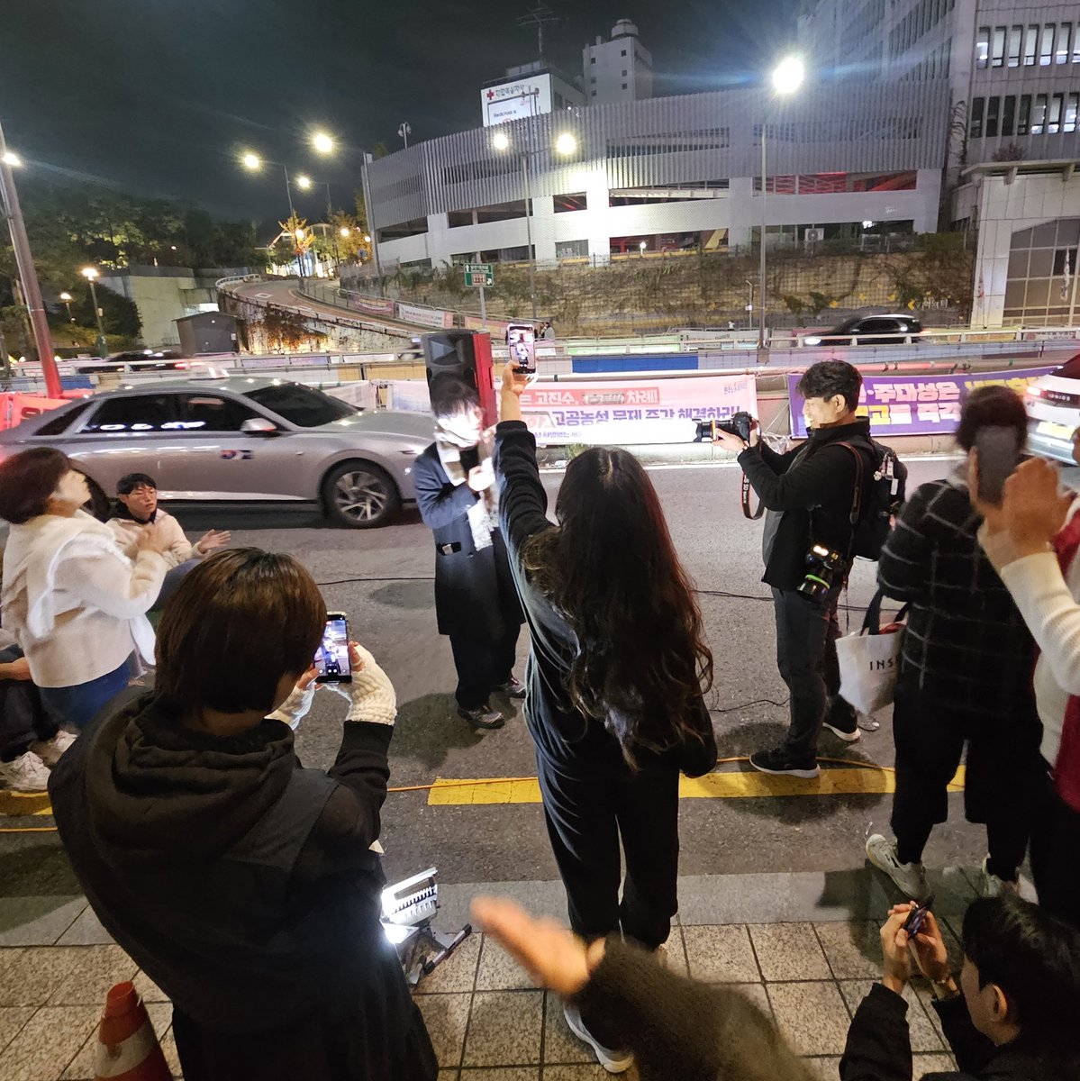 기자회견 아니에요..?