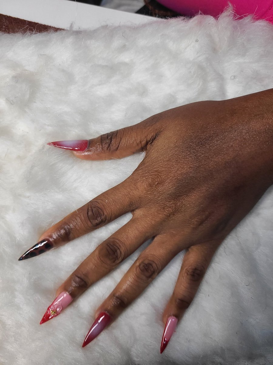 hilopeksalon's tweet photo. "Involve me"

You wey no fit pay 15k for nails? 🫣 https://t.co/3fDCs5HhGK