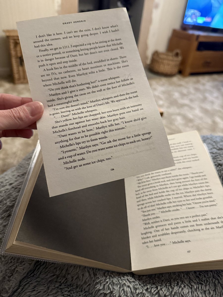 Ok, it’s confession time. This happened last night… and not only that, a whole section came out 😭 I’m sorry. It literally just came out as I turned the page!