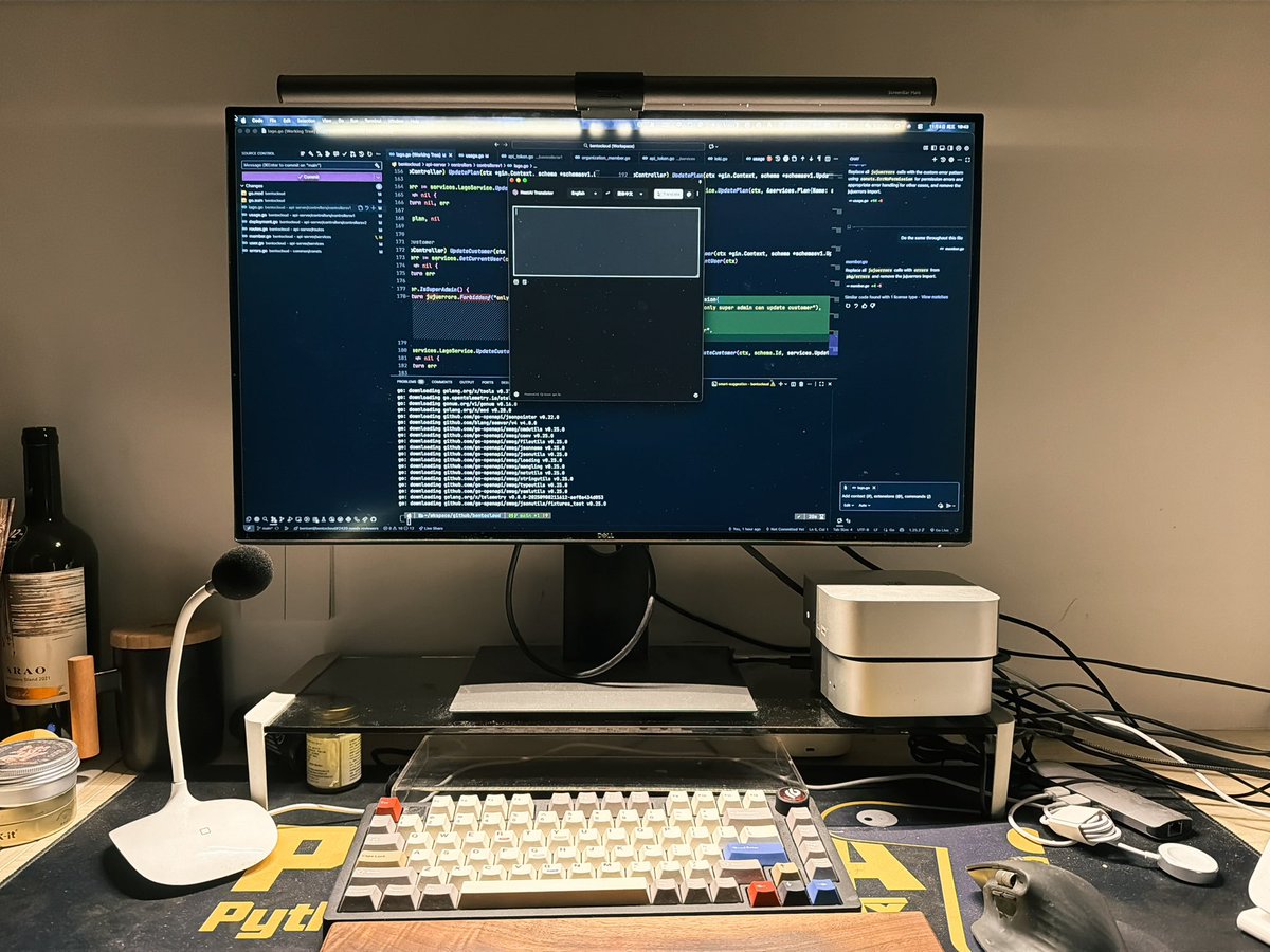 牛逼啊，辗转收到（厚脸皮要到）<a href="/yetone/">yetone</a> 的圣者遗物屏幕灯。码力max，这就进军tauri界大杀四方，写出比openai translator还牛逼的应用。