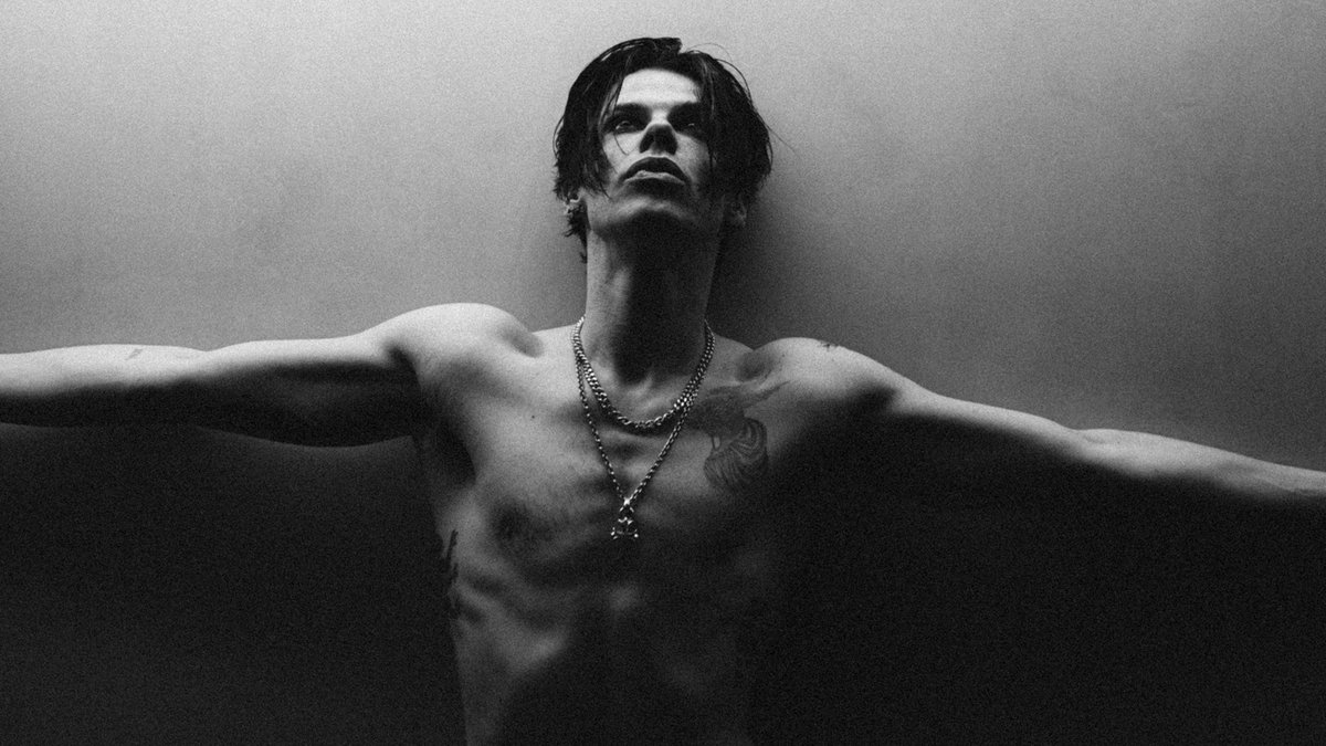 TheTicketRoom's tweet photo. 🎤🔥 YUNGBLUD – Liverpool April 2026! 🔥🎤

Don’t miss YUNGBLUD performing live at M&S Bank Arena, Liverpool on Sunday 12 April 2026!
This is your chance for big vocals, big energy, and an unforgettable night.

🎟️ Tickets are on sale now via The Ticket Room — secure yours before it’s too late!

https://t.co/7Z8vUQ62XQ

#YUNGBLUD #IdolsTour #TheTicketRoom #Liverpool #LiveMusic #UKTour2026