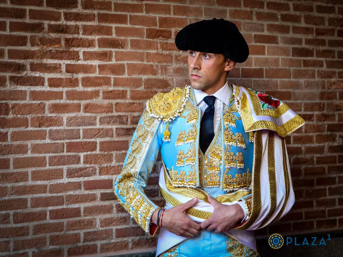 Os volvemos a dejar por aquí el primer episodio de LosTorileros donde entrevistamos al maestro <a href="/jorgemolinaa/">Jorge Molina</a>. No siempre hace falta entrevistar a las figuras más grandes para echar un buen rato hablando de toros. open.spotify.com/episode/0fweAt…