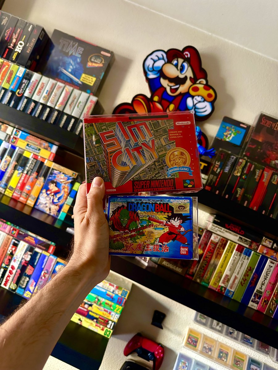 Buenos días familia!
La magia del maestro <a href="/KaotoStore/">Kaoto Store</a> ha llegado a tierras castellanas!
Por fin el DragonBall daimaō fukkatsu de Famicom que me faltaba en la colección y el SimCity de Super, nuevo a estrenar, pero nuevo, nuevo!
Qué maravilla; por algo es mi tienda de confianza🐙