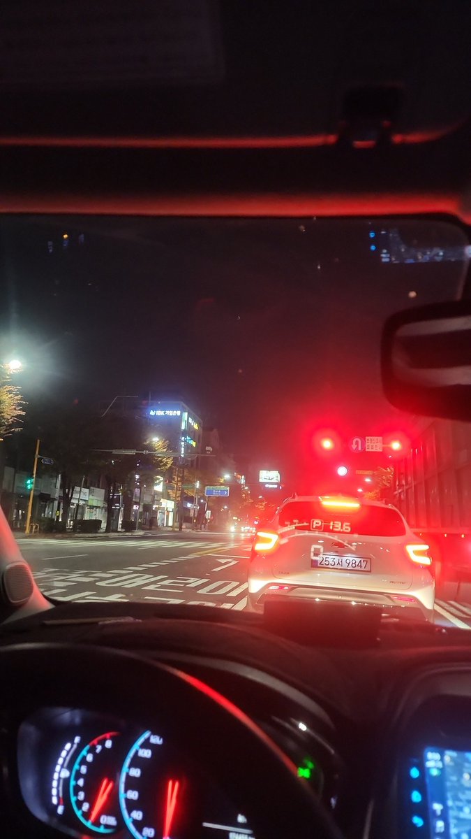 요즘 정신앖이 바쁘네....
이제 나에 출퇴근용 붕붕이타고 퇴근중