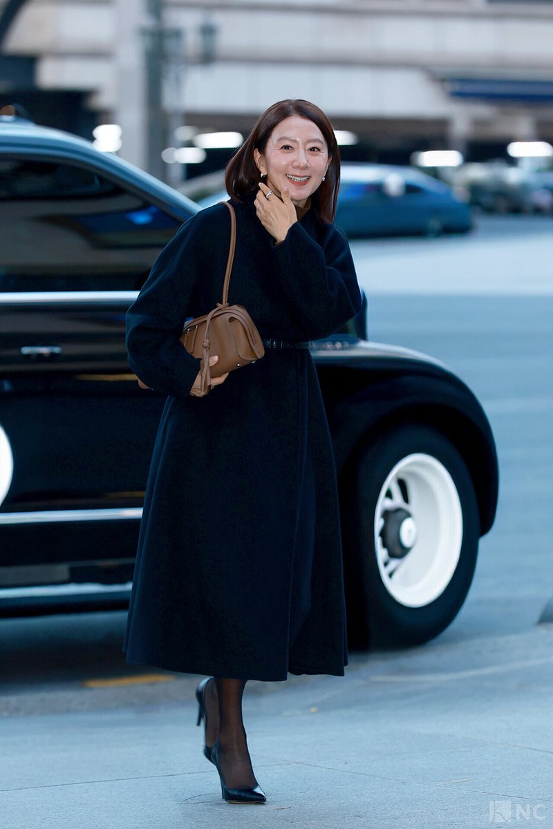 สำนักนี้ถ่ายสวยอะ อันนี้รูปฟีลแคนดิดมากกกกกกกกกกกกกกกกกกกกกกก